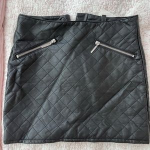 New with tags faux leather H&M skirt